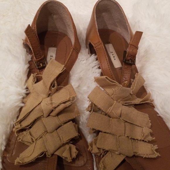 Shoe - Picture 3 of 4